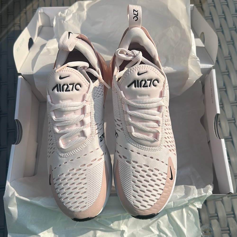 Nike women’s air max 270 light soft pink black size 7 brand new in box.